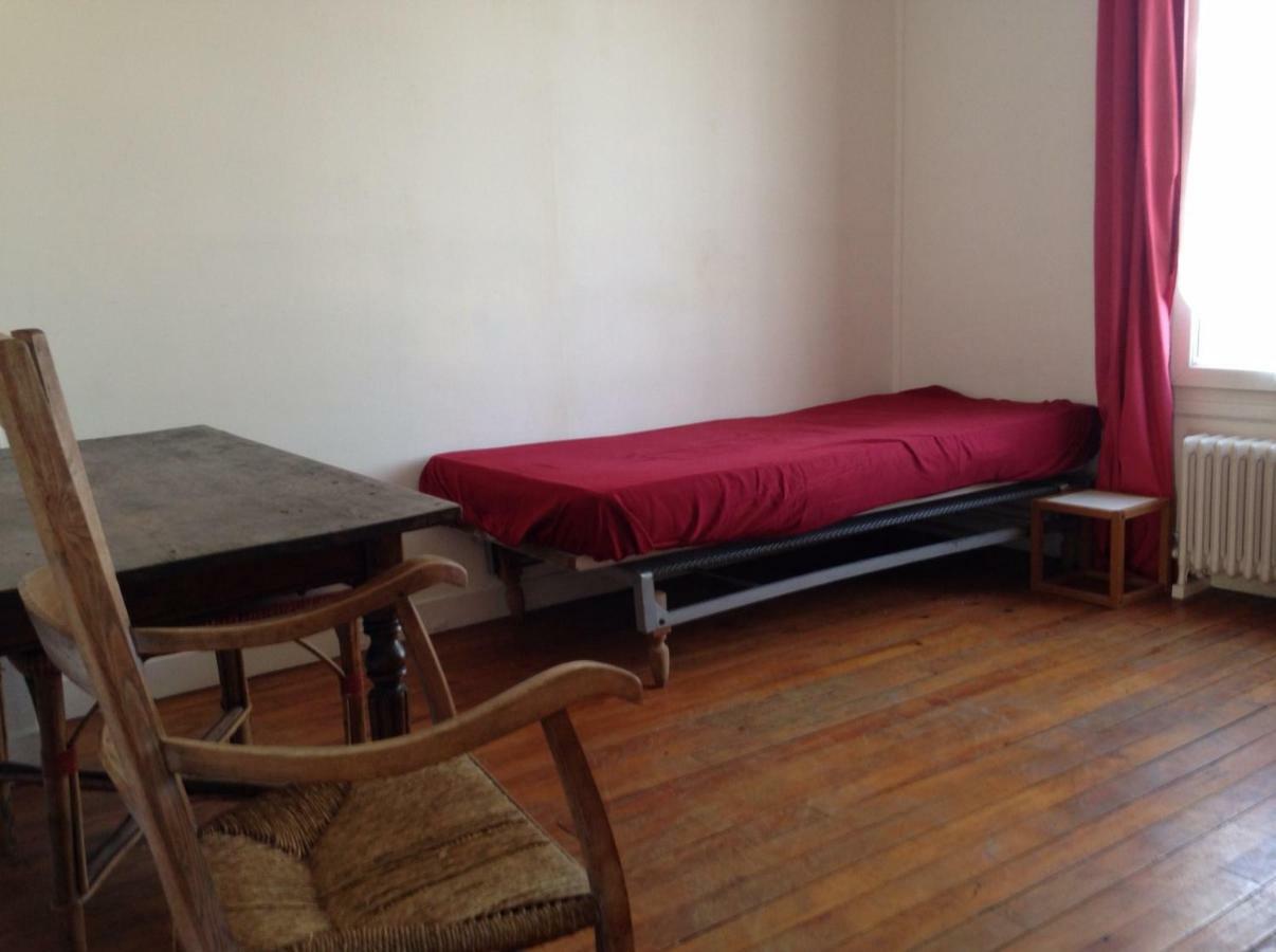 Chambres Meublees Chez L'Habitant Dans Appartement Proche Gare Sncf Креи Экстерьер фото